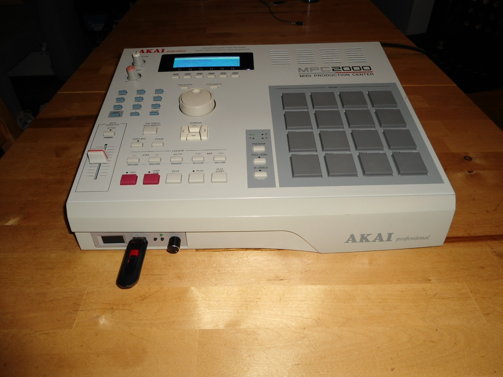 Fully Serviced Akai MPC 2000 w/USB Floppy Emulator 32MB RAM & Sample Kits