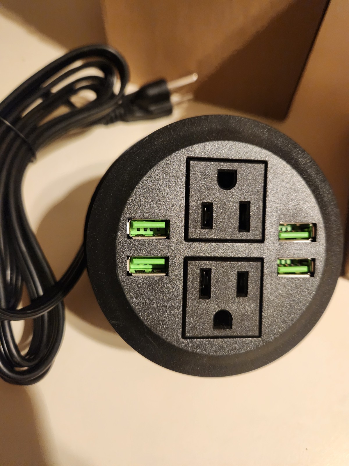 Intertek Round Desktop Power Outlet with 4 USB Ports