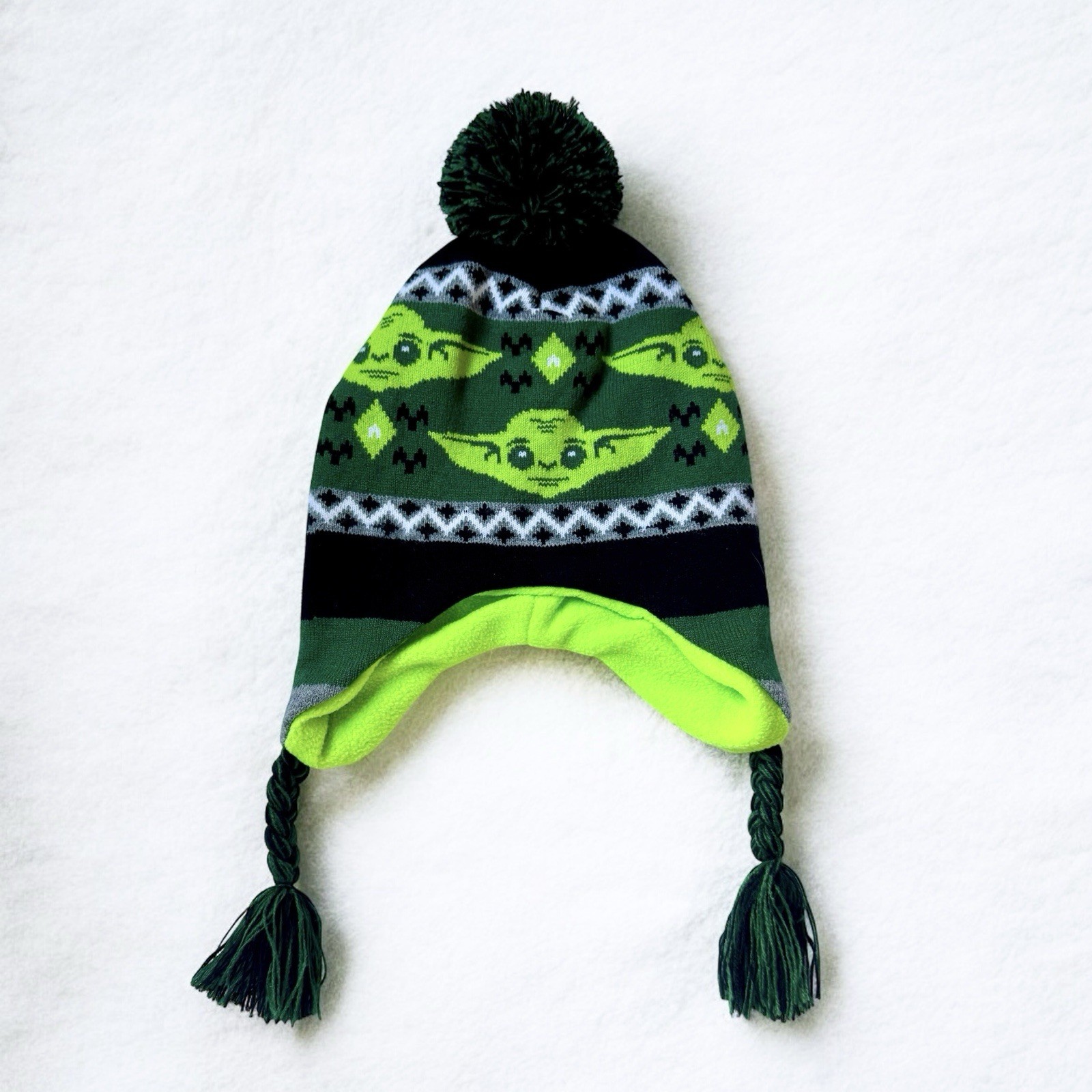 Mandalorian Grogu Knit Hat Star Wars Toddler Black Green Fleece Lined NWOT