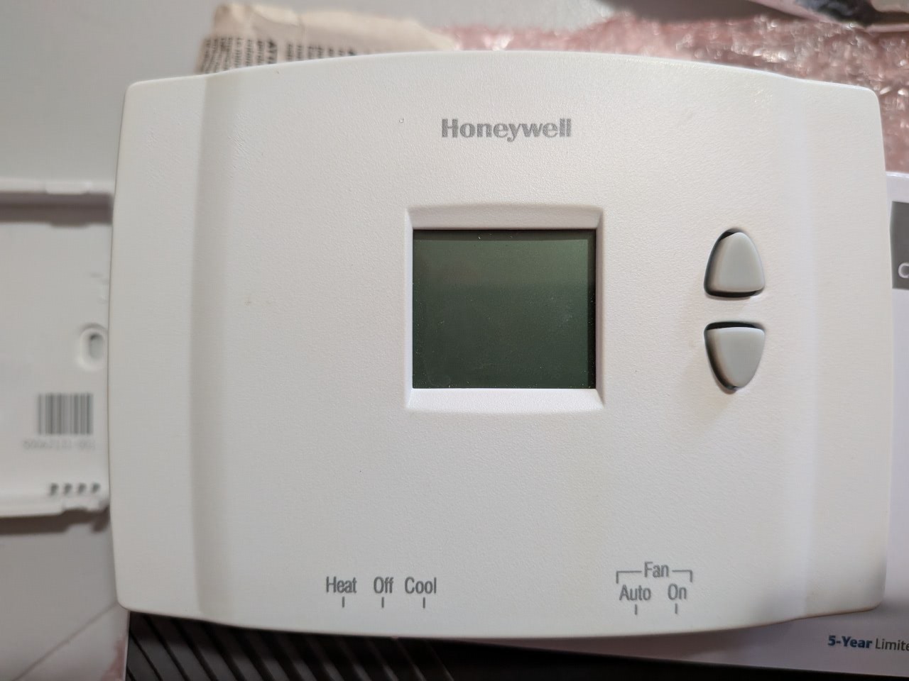 Honeywell RTH111B1016 Non-Programmable Digital Heat/Cool Thermostat White