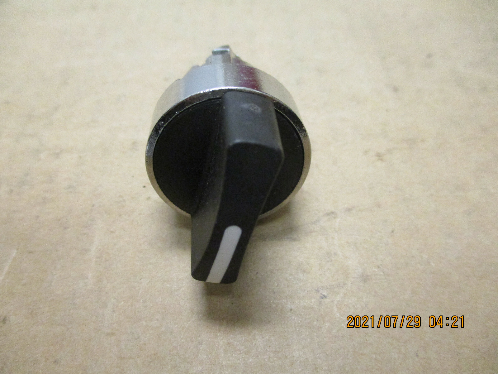NEW OTHER TELEMECANIQUE ZB4BD4, 2 POSITION SELECTOR SWITCH, SPRING RETURN.
