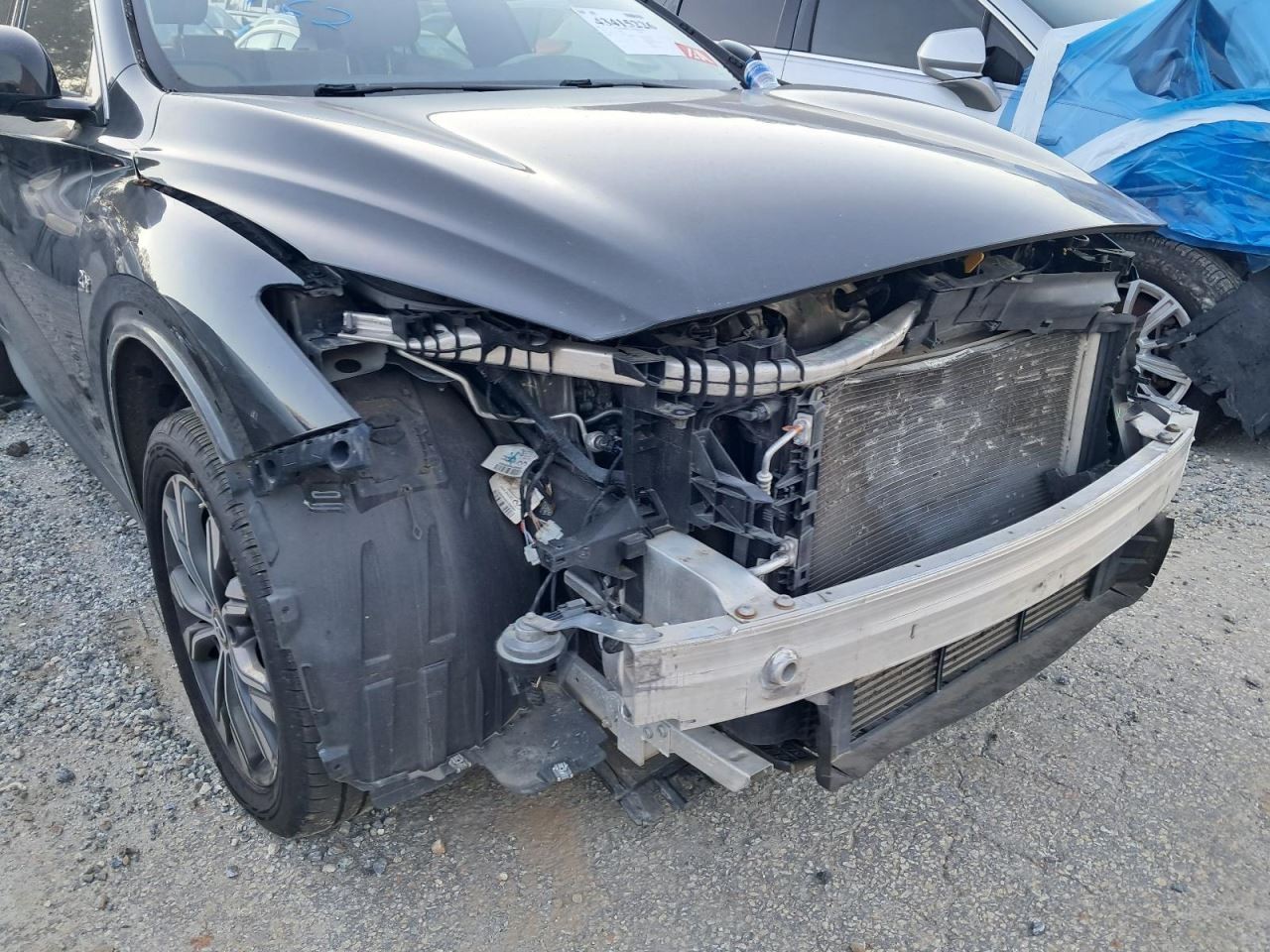 QX30 2018 Glove Box 4898630