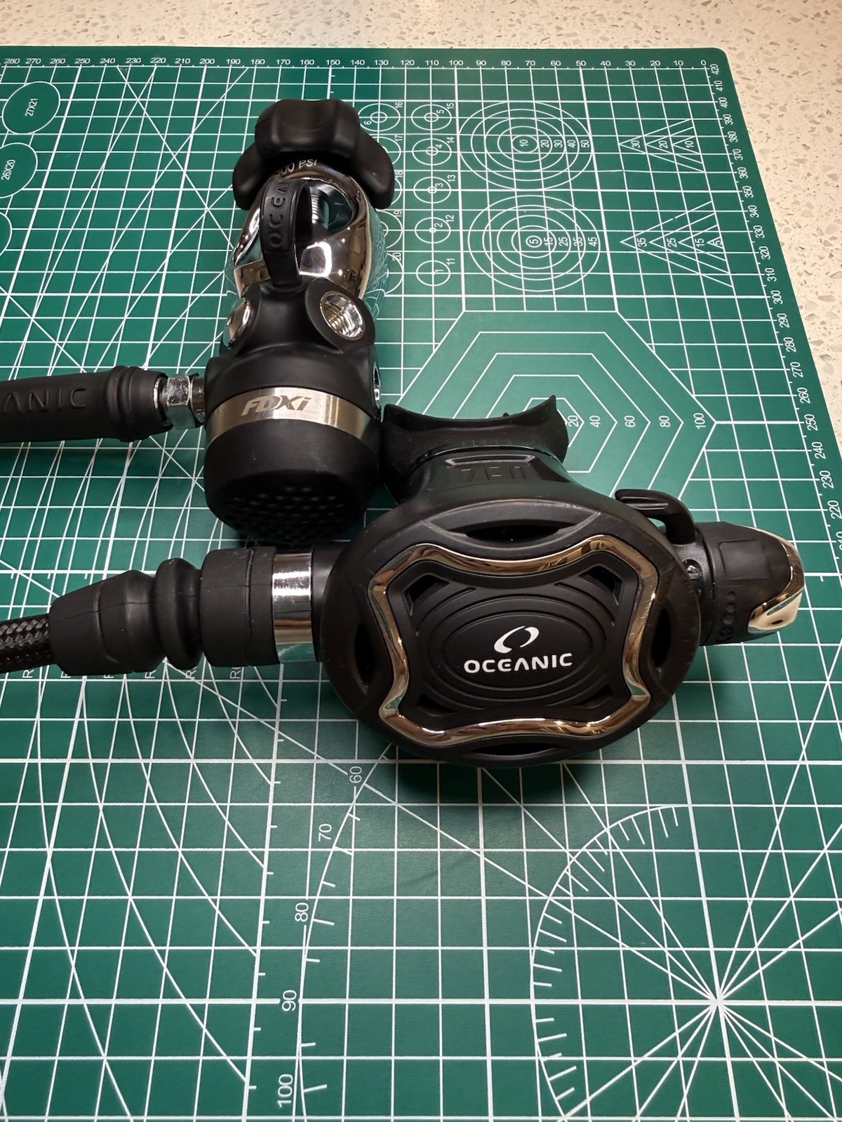 Oceanic ZEO + FDXi Scuba Diving Regulator w/ Maxflex Swivel Hose -  DVT - Yoke