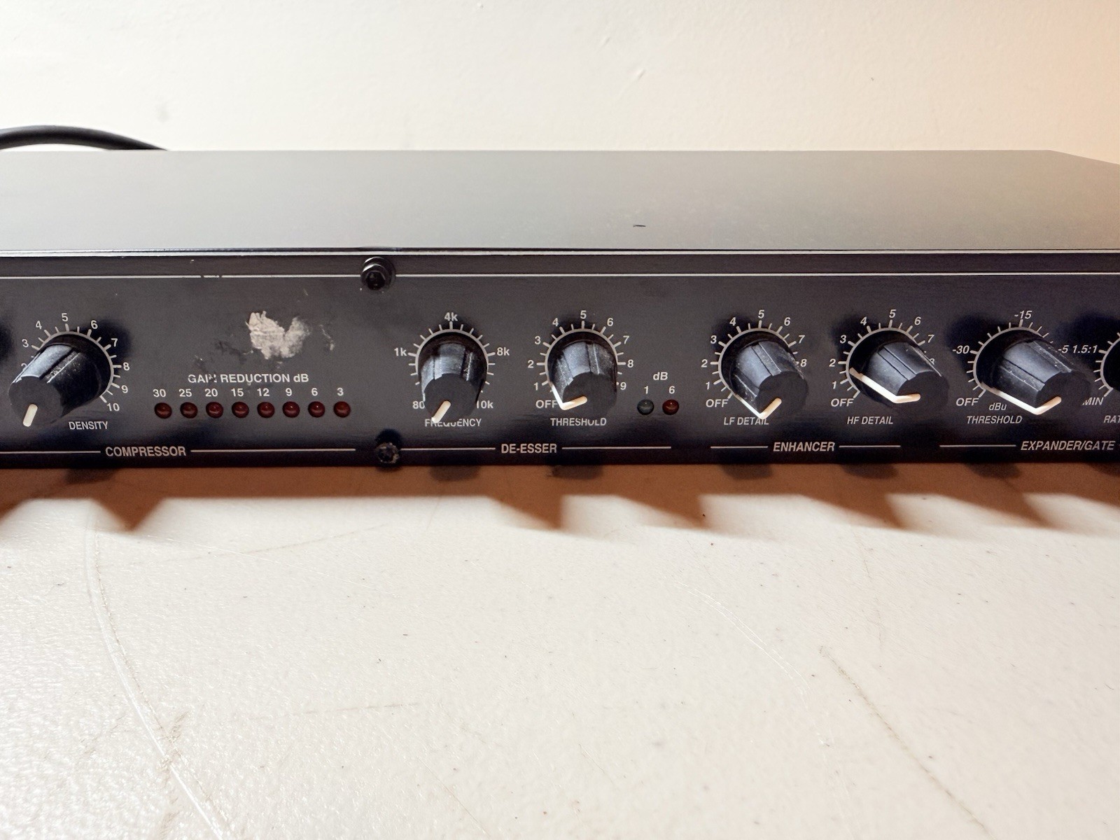 DBX 286a MIC PROCESSOR-COMPRESSOR-EQUALIZER