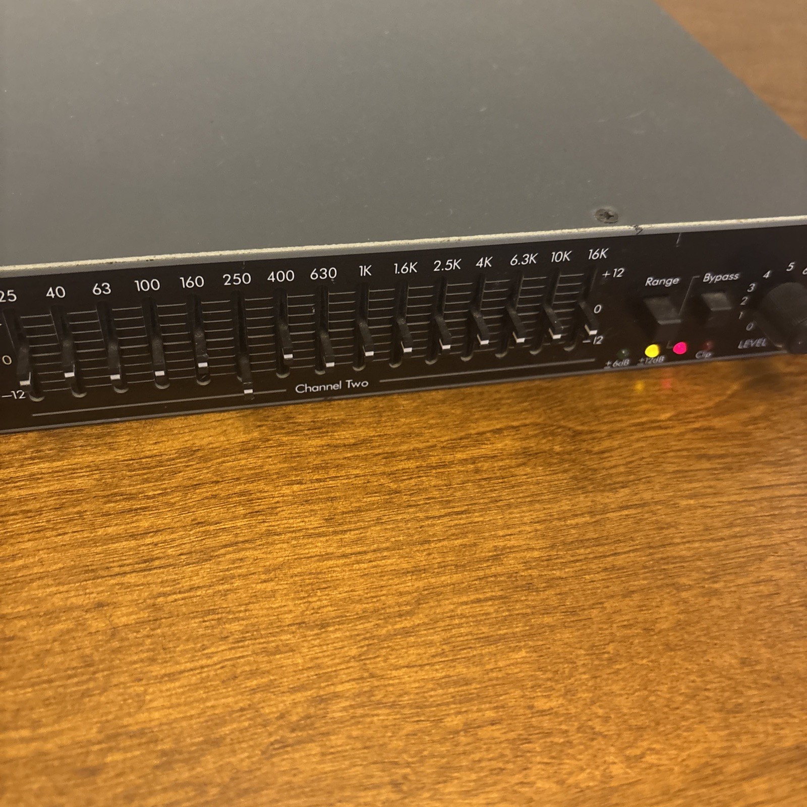 Applied Research & Technology 341 Dual 15 Band Equalizer