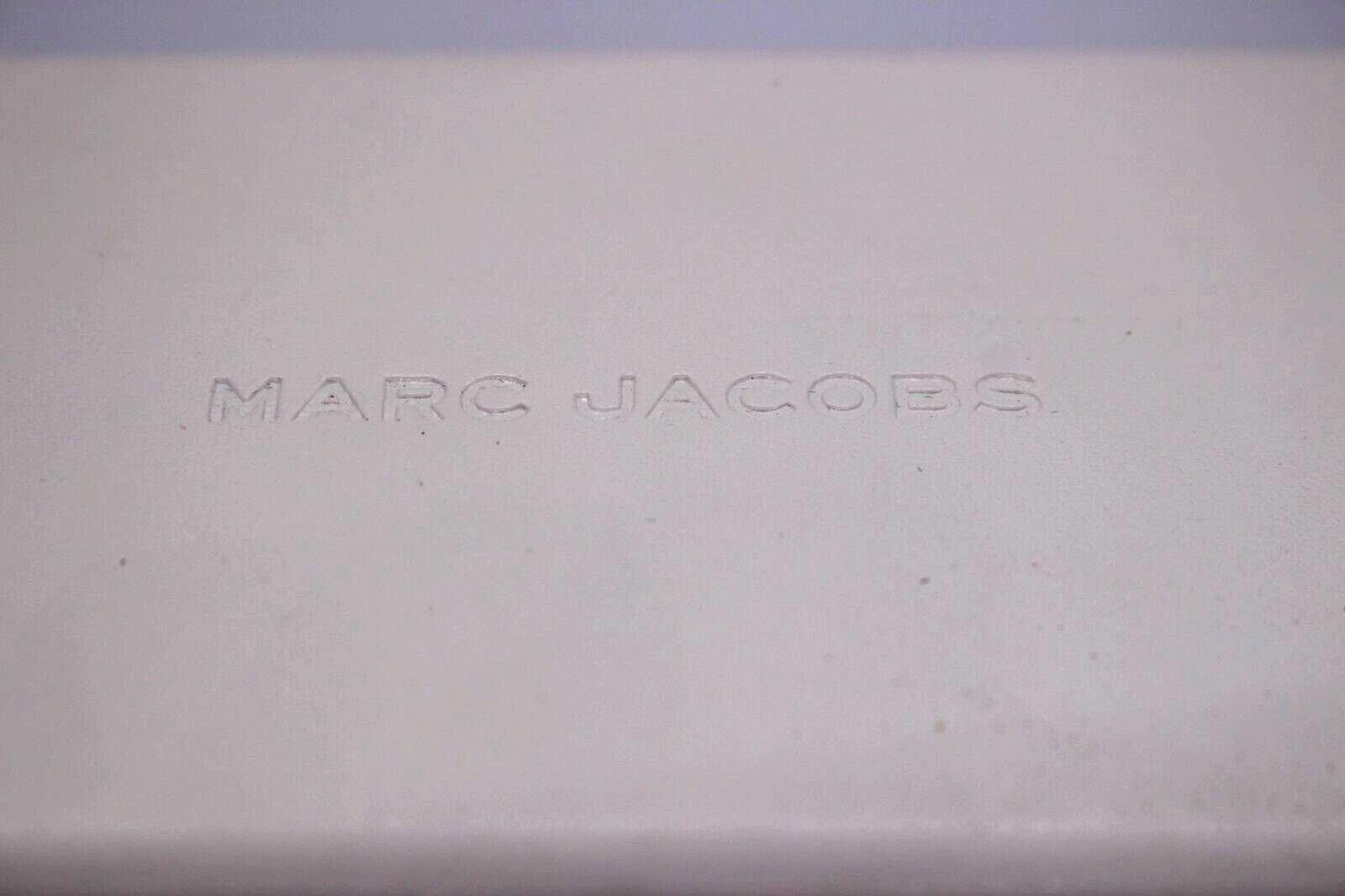 MARC JACOBS HARD CLAMSHELL EYEGLASSES CASE LARGE WHITE