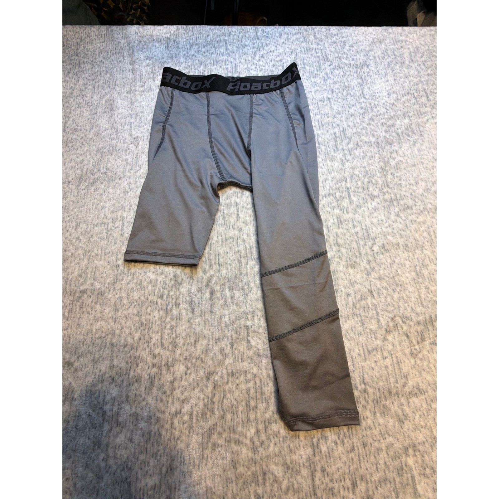 Roacbox Men's Compression Athletic Workout Leggings Shorts Gray Size M NWOT