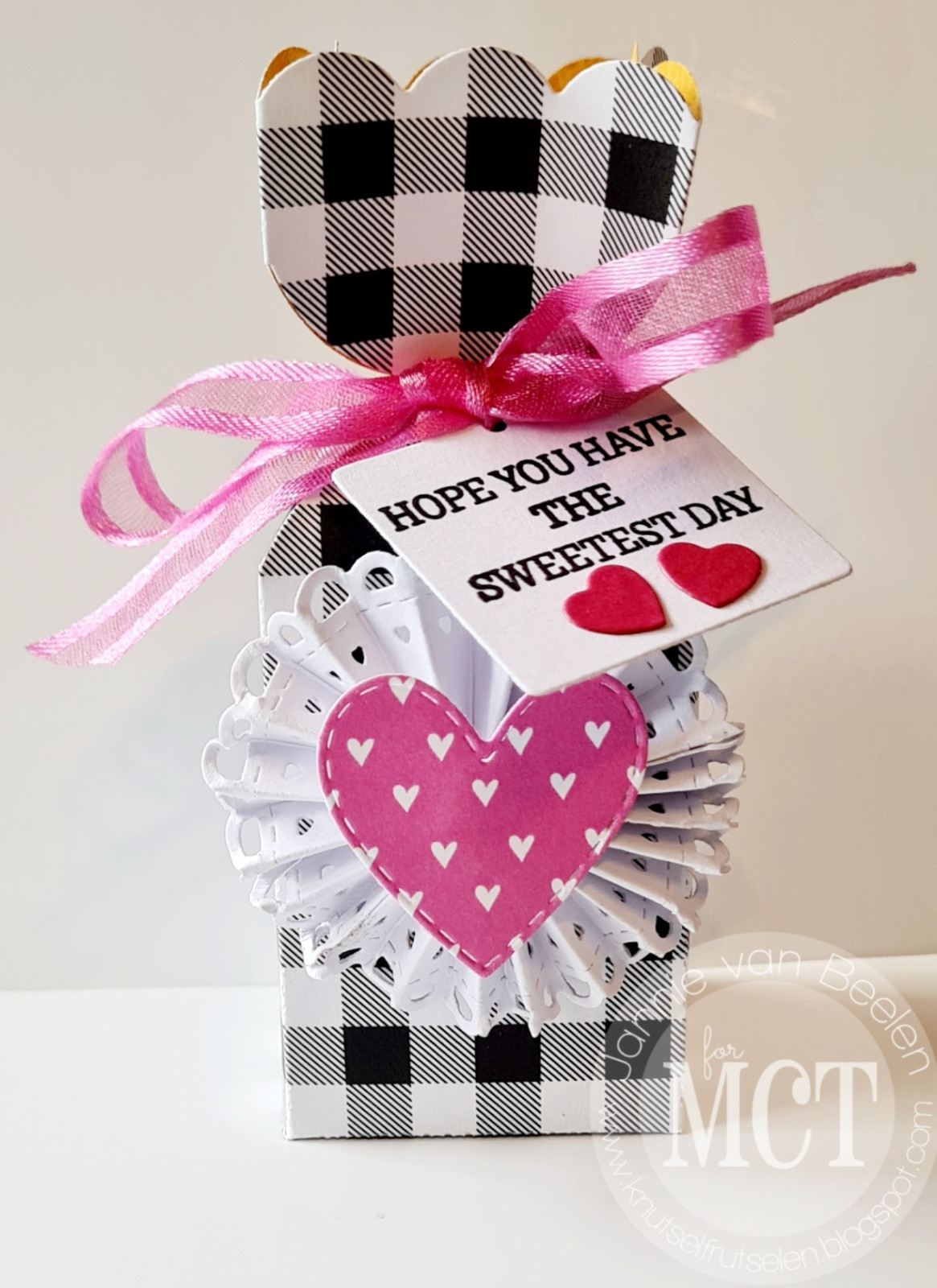 My Creative Time Pretty Scallop Rosette Die Set