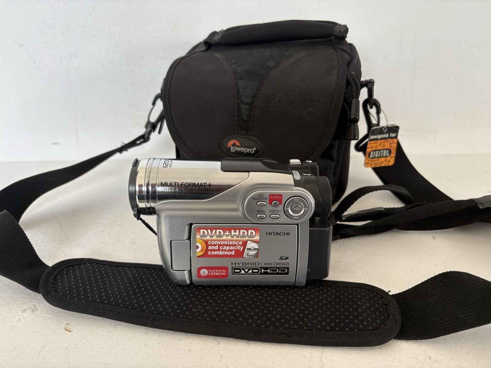 Hitachi DZ-HS300E Mini DVD & HDD Camcorder Handheld CCD Sensor Silver With Bag