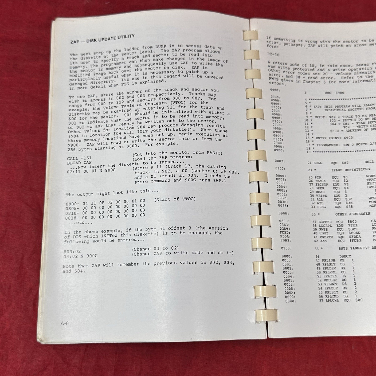 Beneath Apple DOS by Worth & Lechner w/ Reference Card QS Quality Software 1981