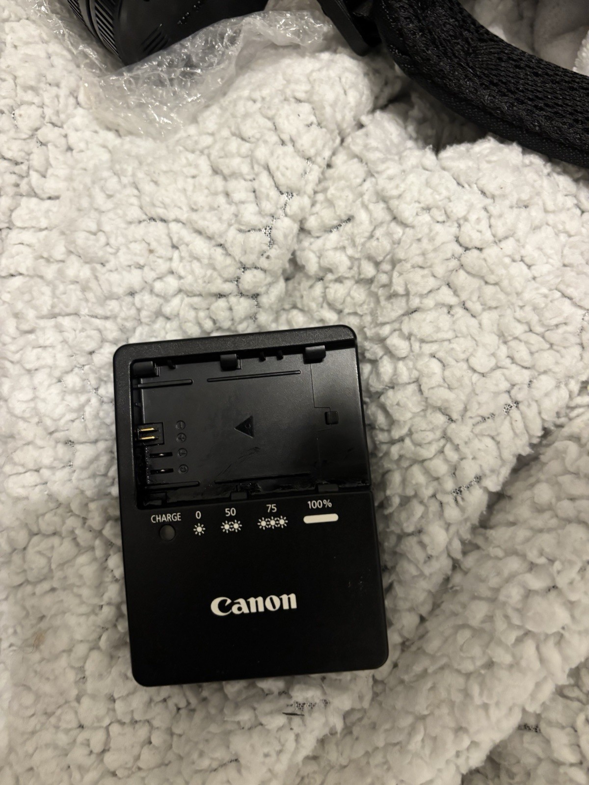 Cannon EOS 60D Bundle: 3 Lenses, Battery & Charger, Video Cords & Camera Bag.