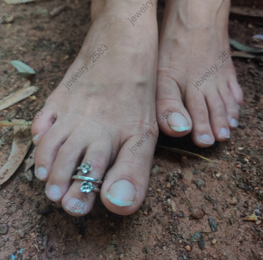 Foot Wear Solid Metal Womens Adjustable Cute Flower Toe Ring 925 Sterling Silver