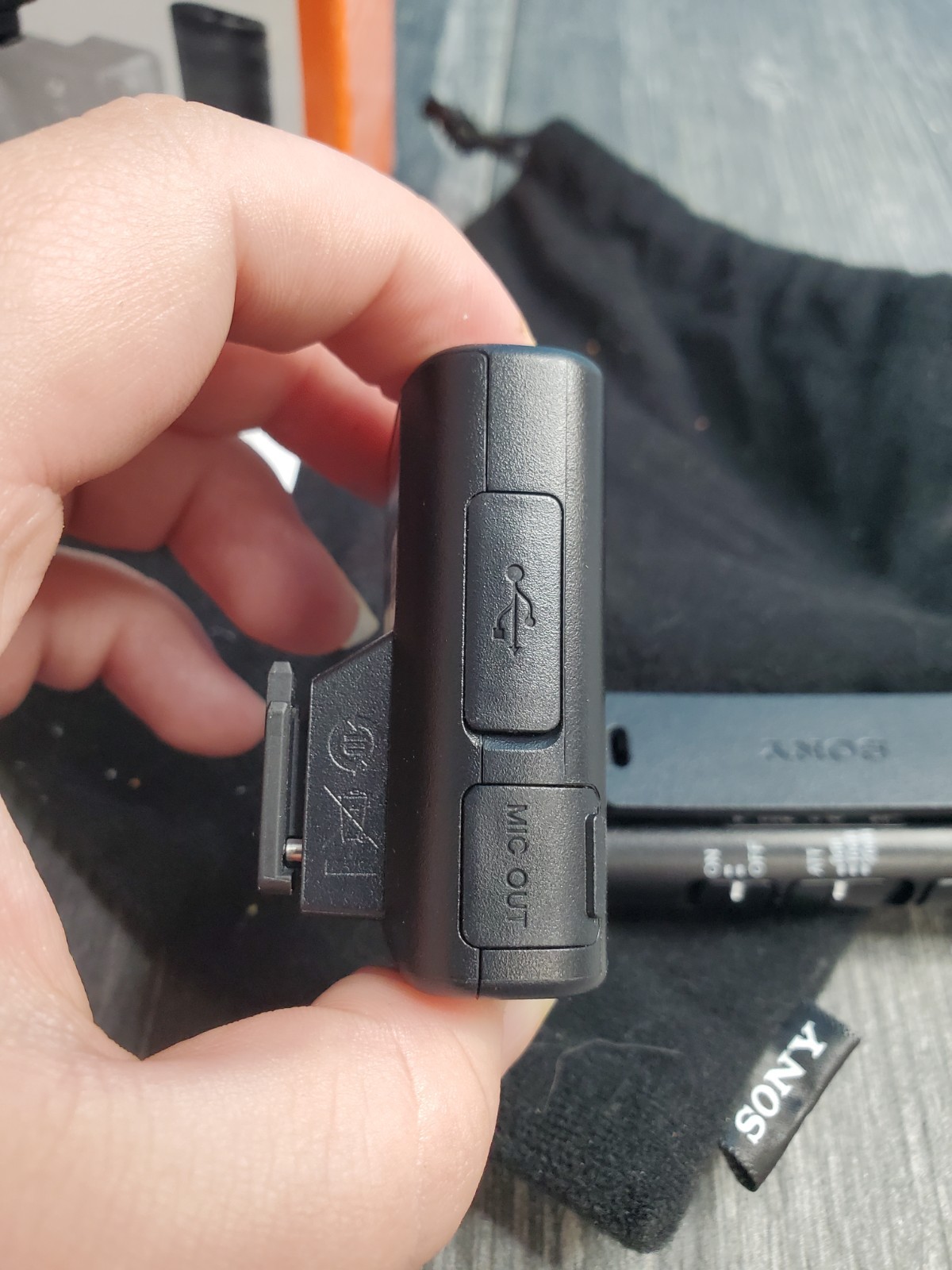 Sony ECM-W2BT Digital Bluetooth Wireless Microphone Vlogger PRO