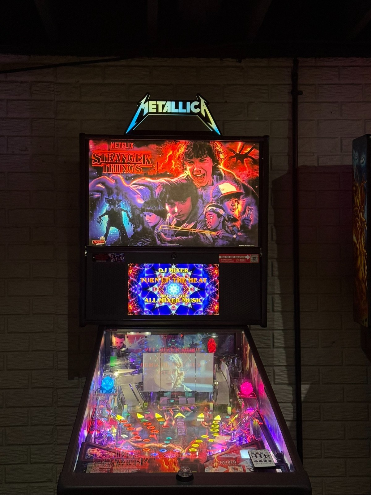 Metallica Topper - Pinball Machine - App Controlled Stern