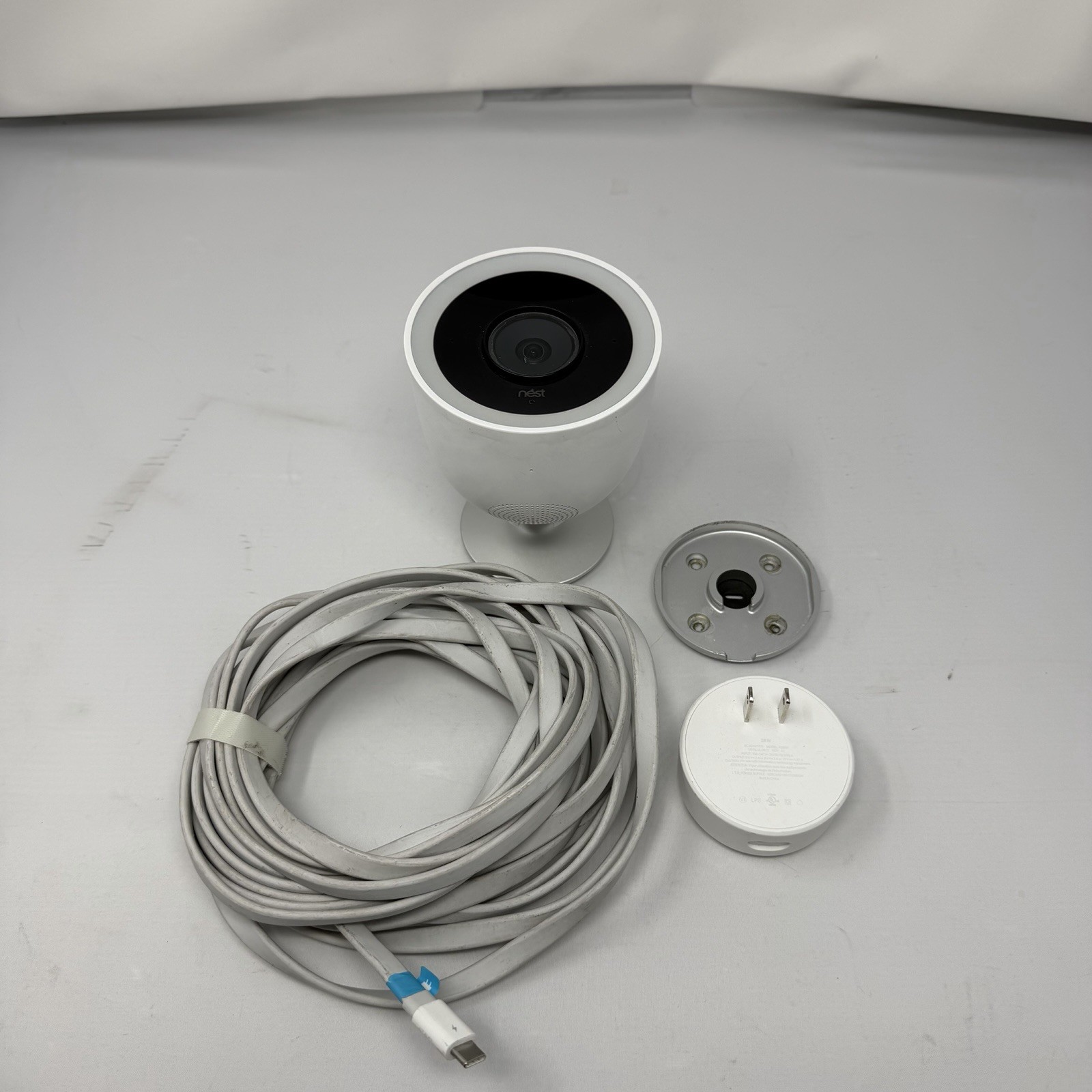 Google Nest Cam IQ Outdoor Security Camera NC4100 With Power Cable and Mount