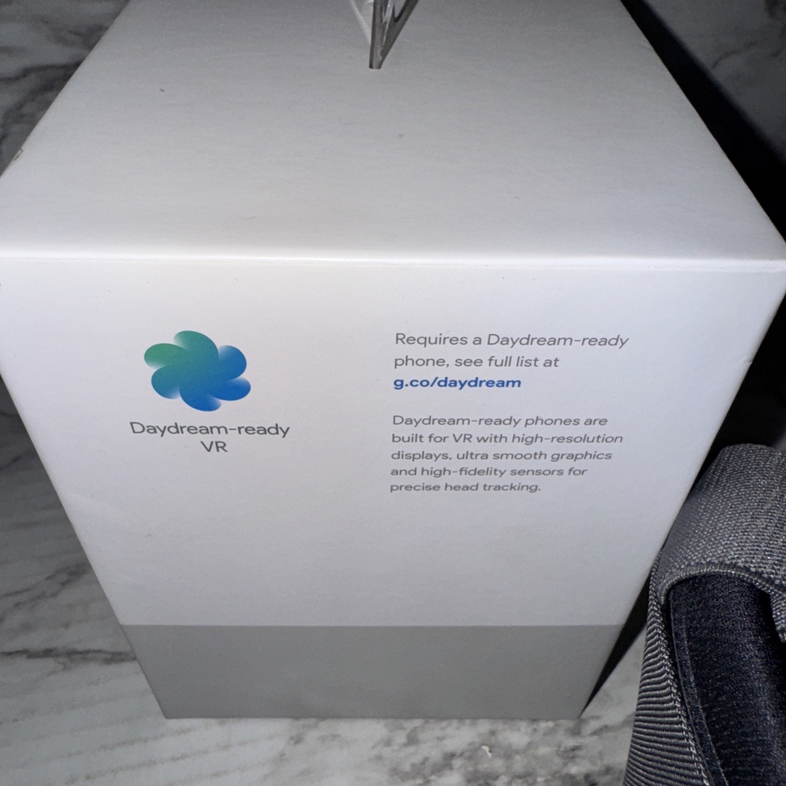 Google Daydream View VR Headset 2017 Charcoal GA014A-US