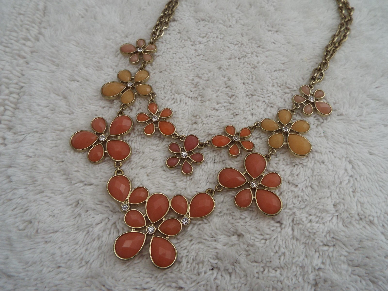 Goldtone Pink Peach Flower Scoop Bib Necklace (A25)