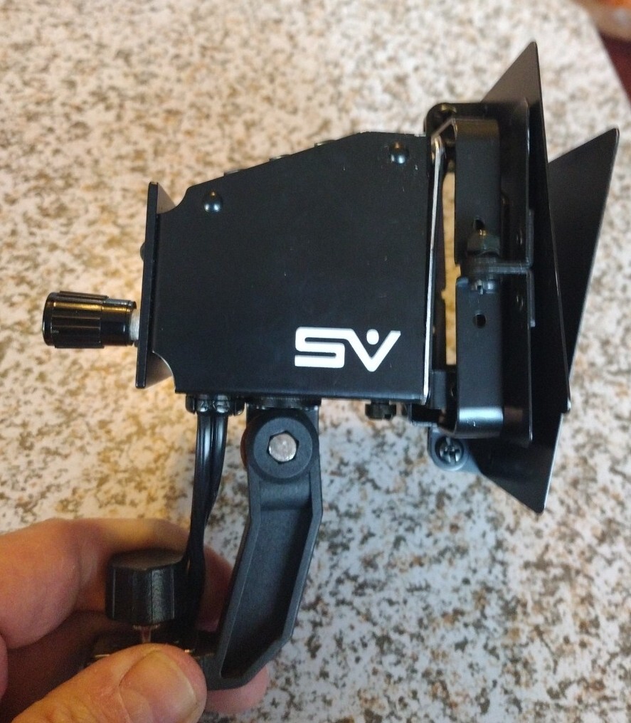 Smith-Victor Camera Mounted Quartz Halogen Digital Video Light SV840