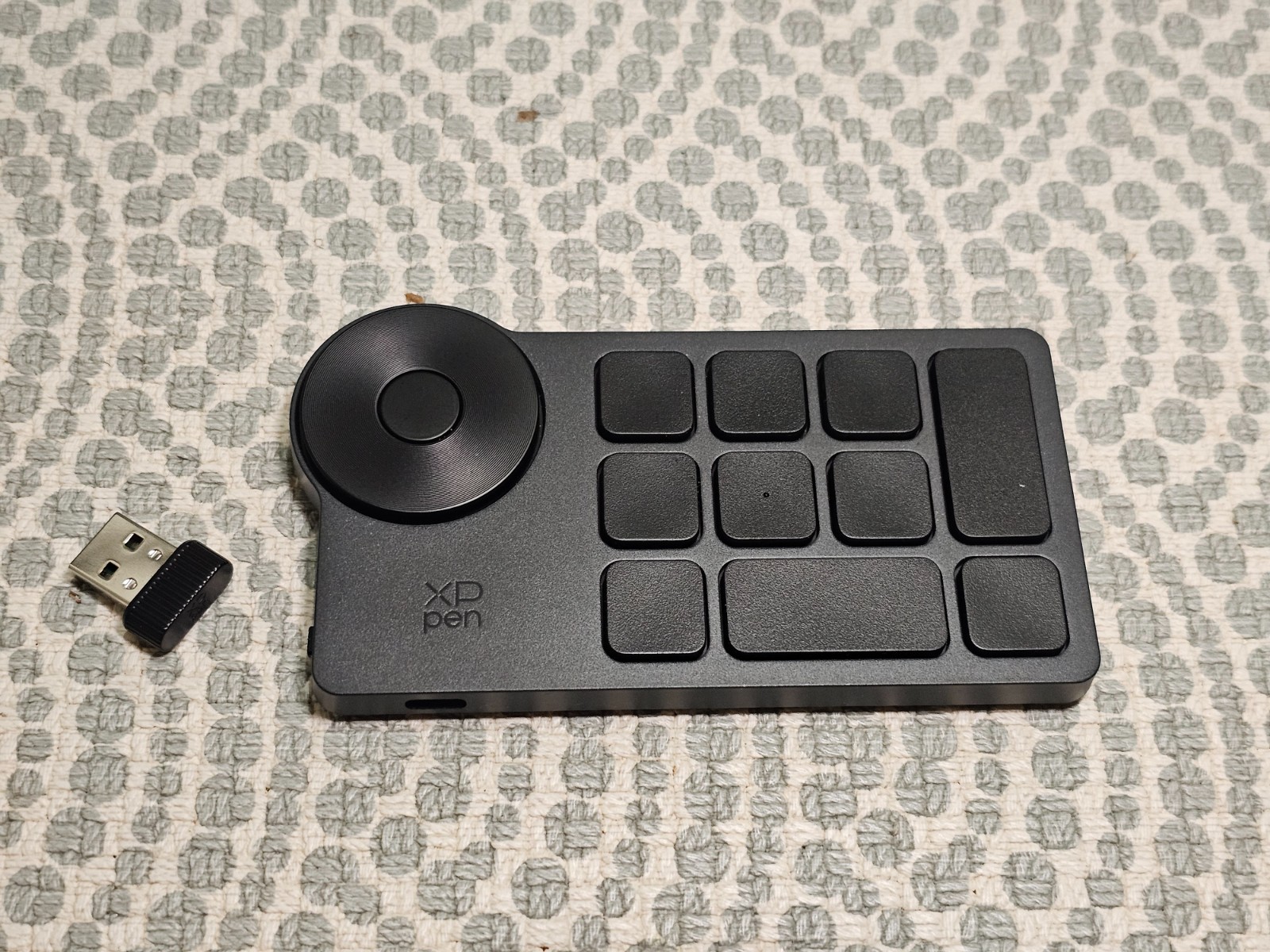 XPPen ACK05 Wireless Shortcut Remote - Digital Drawing Tool - Barely Used