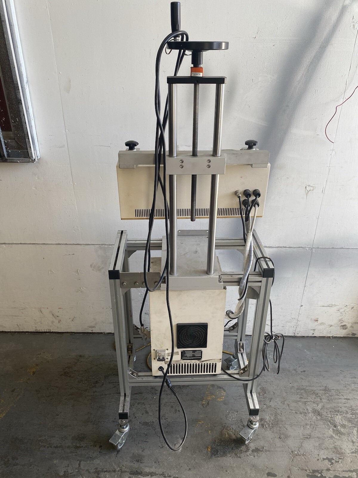 Label-on Labeler & Induction Sealer