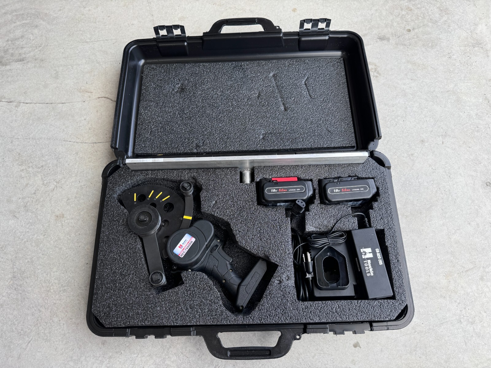 Huskie Tools REC-754GRB Gear-Driven Ground Rod Bender Tool, 18V Li-Ion Powered
