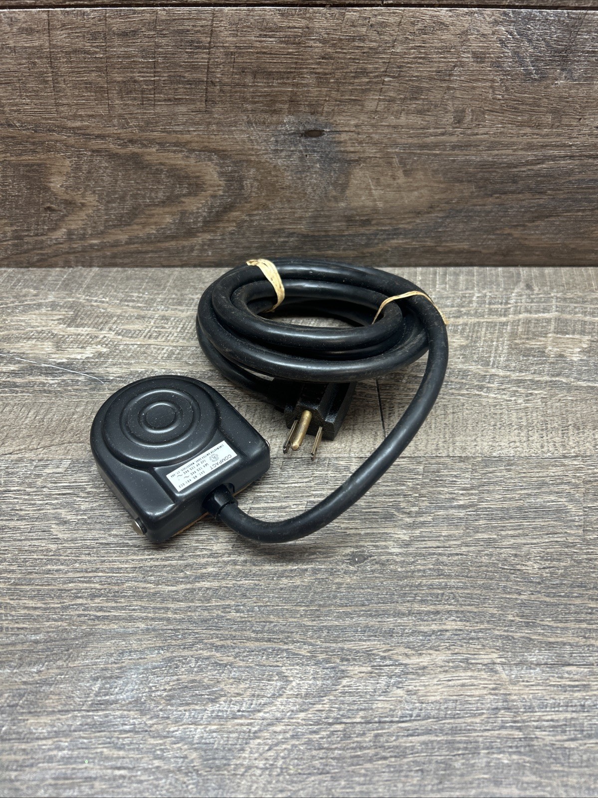 491-SC3 LINEMASTER - Compact Foot Switch, Electrical Single Pedal Momentary