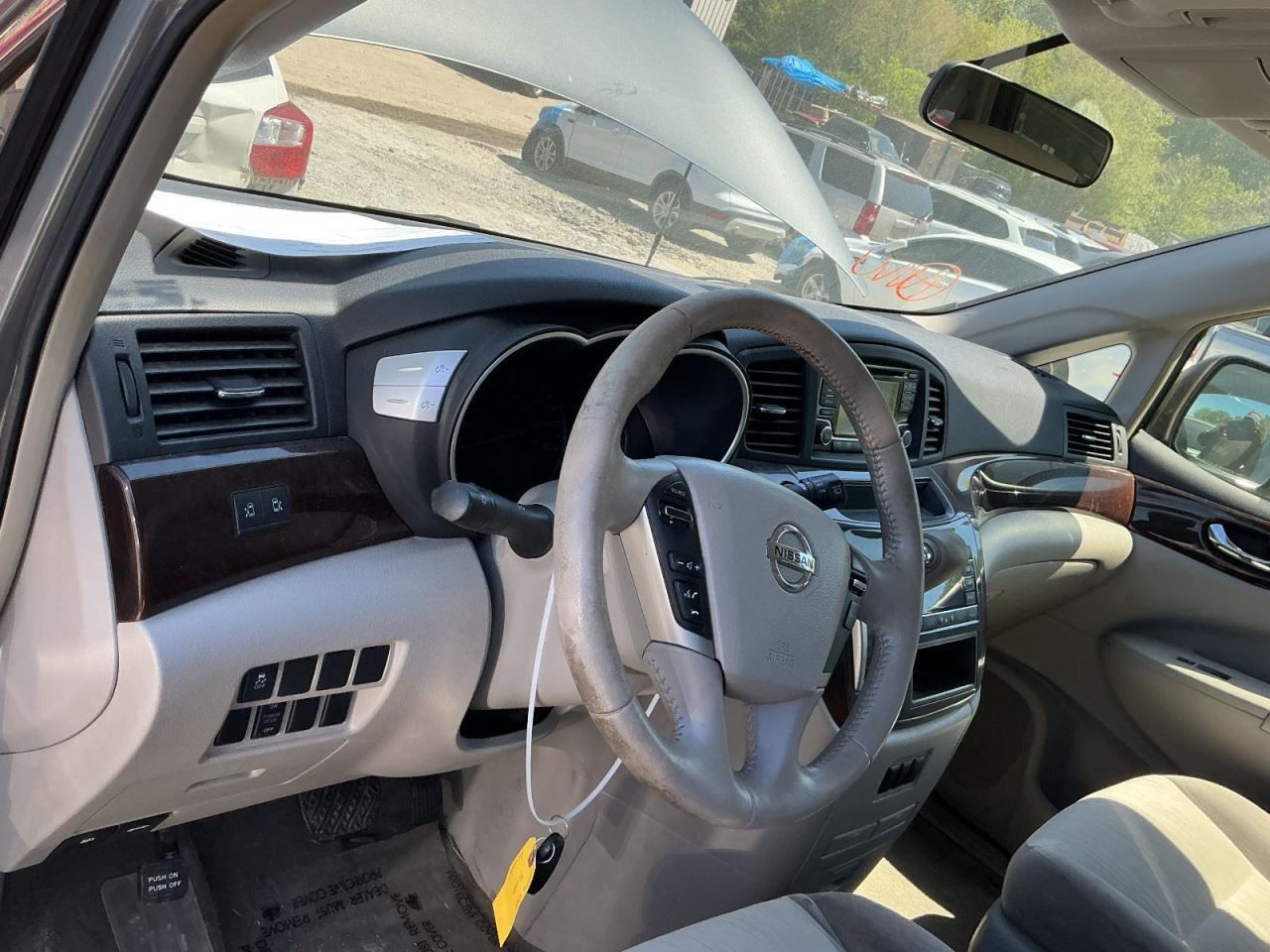 QUEST 2016 Glove Box 5034368