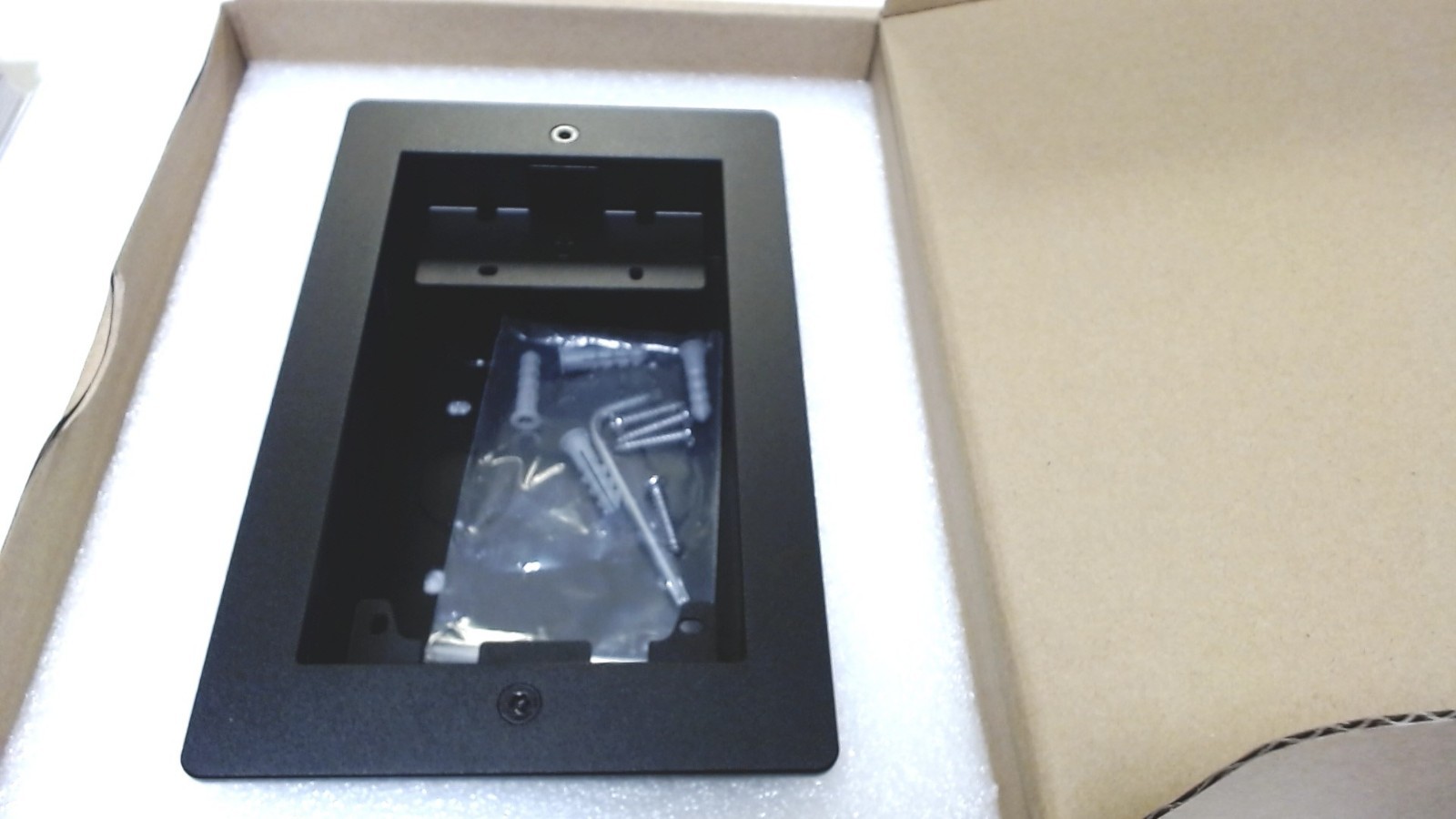 Black Akuvox R20A/R25A in wall Bracket