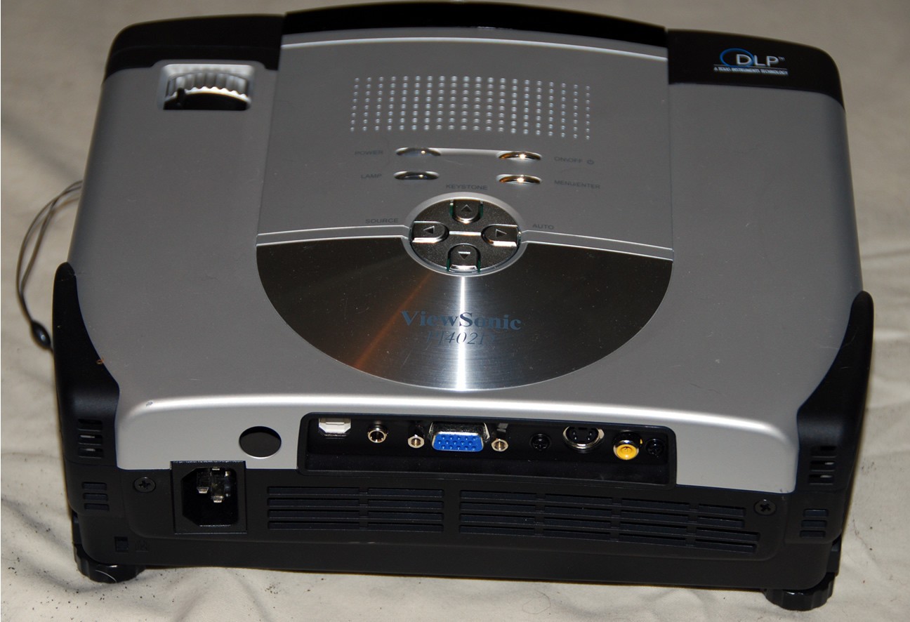 ViewSonic PJ402D DLP Projector w/Remote, Case, & Guide