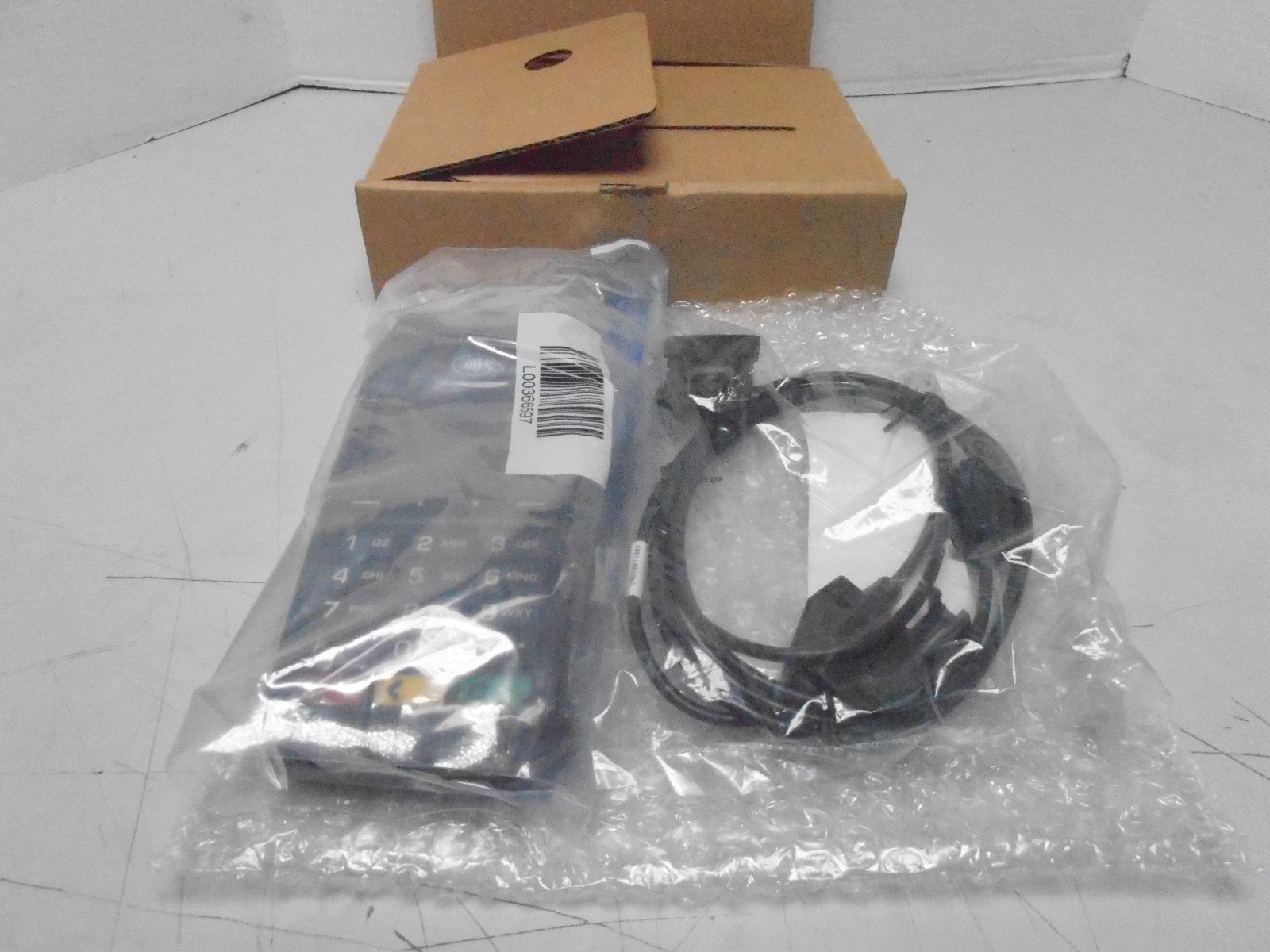 INGENICO LANE/3600 TRD70313356C WITH ACCESSORY CABLE FACTORY SEALED