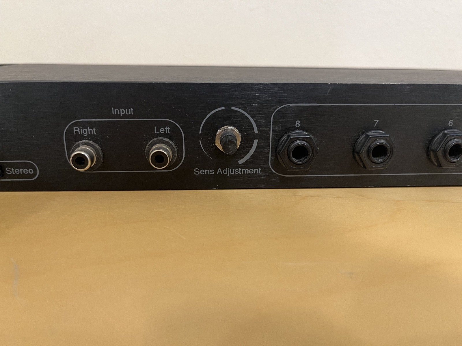 EDCOR HA800C 8-Way HEADPHONE AMPLIFIER - Rackmount - TESTED