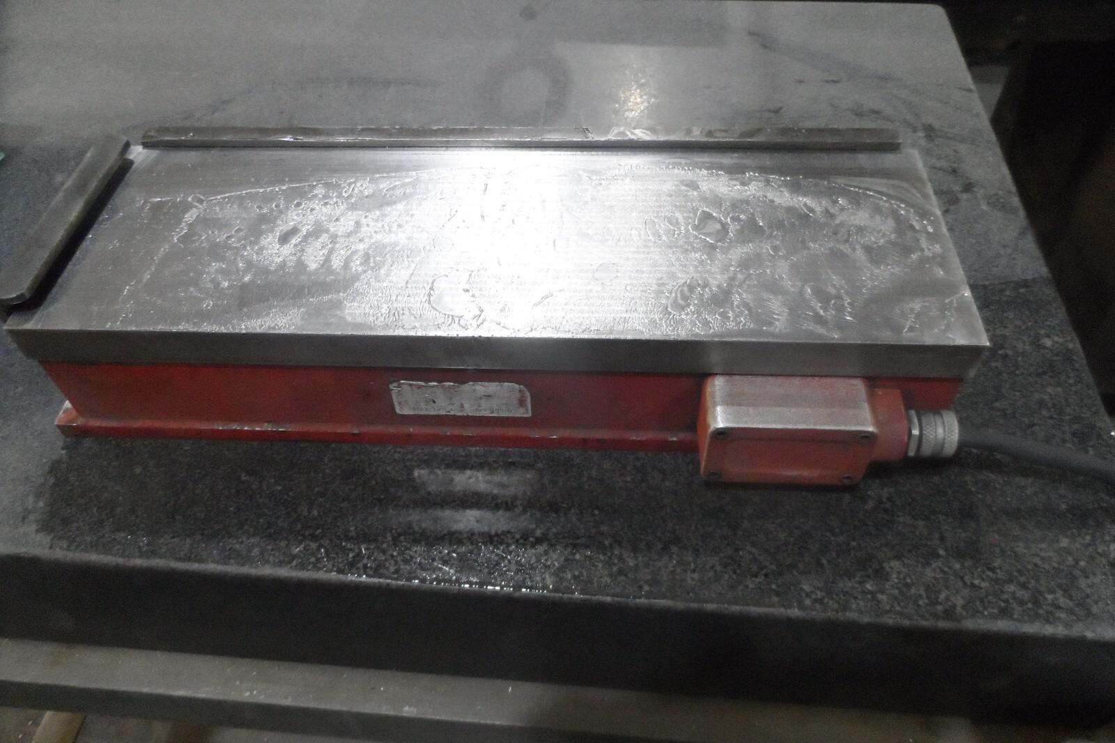 EMCB-618-L Electro- MAGNETIC CHUCK