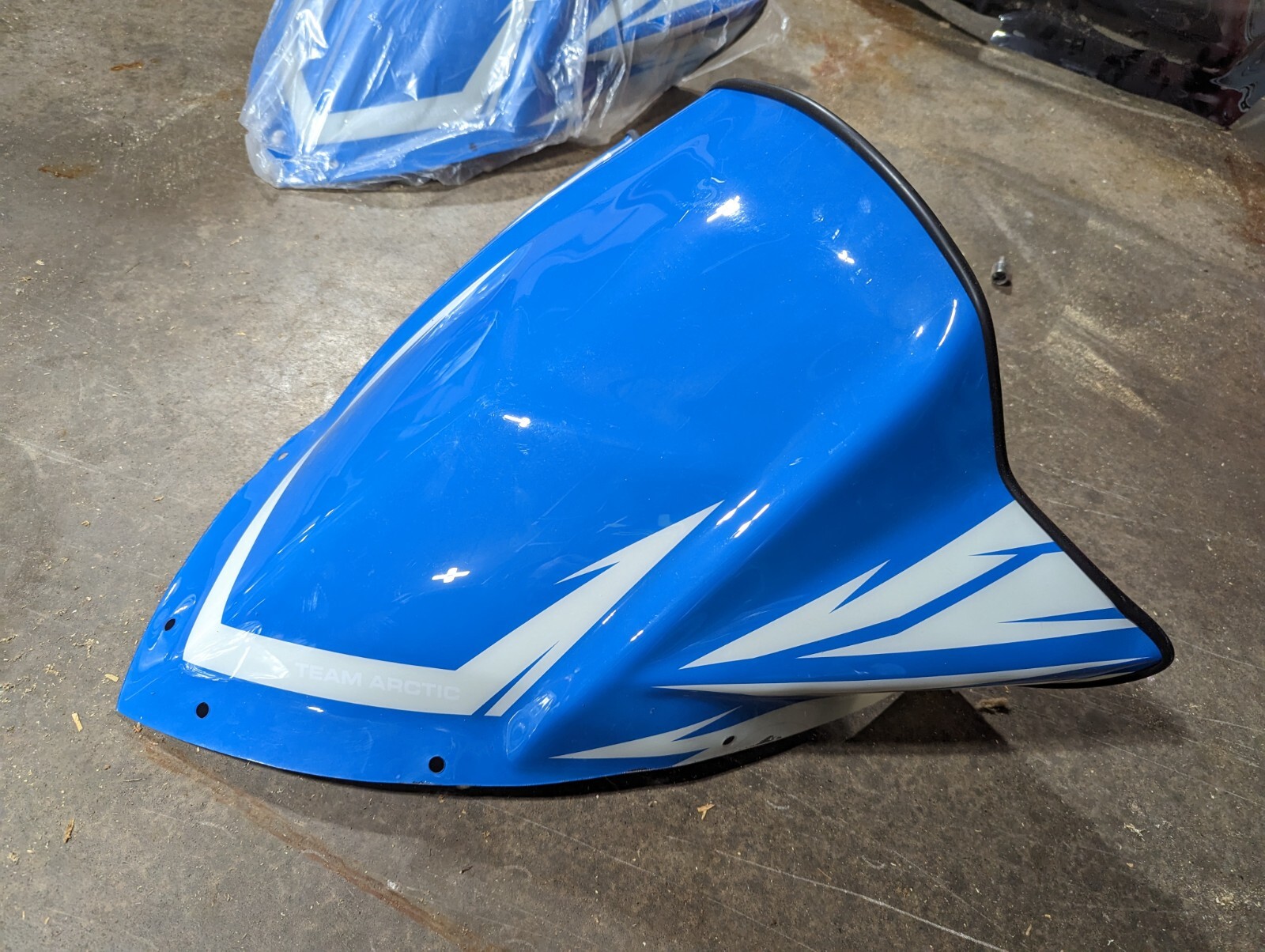 17 18 19 20 21 22 Arctic Cat Yamaha Mid Windshield 11 inch Height Blue NEW