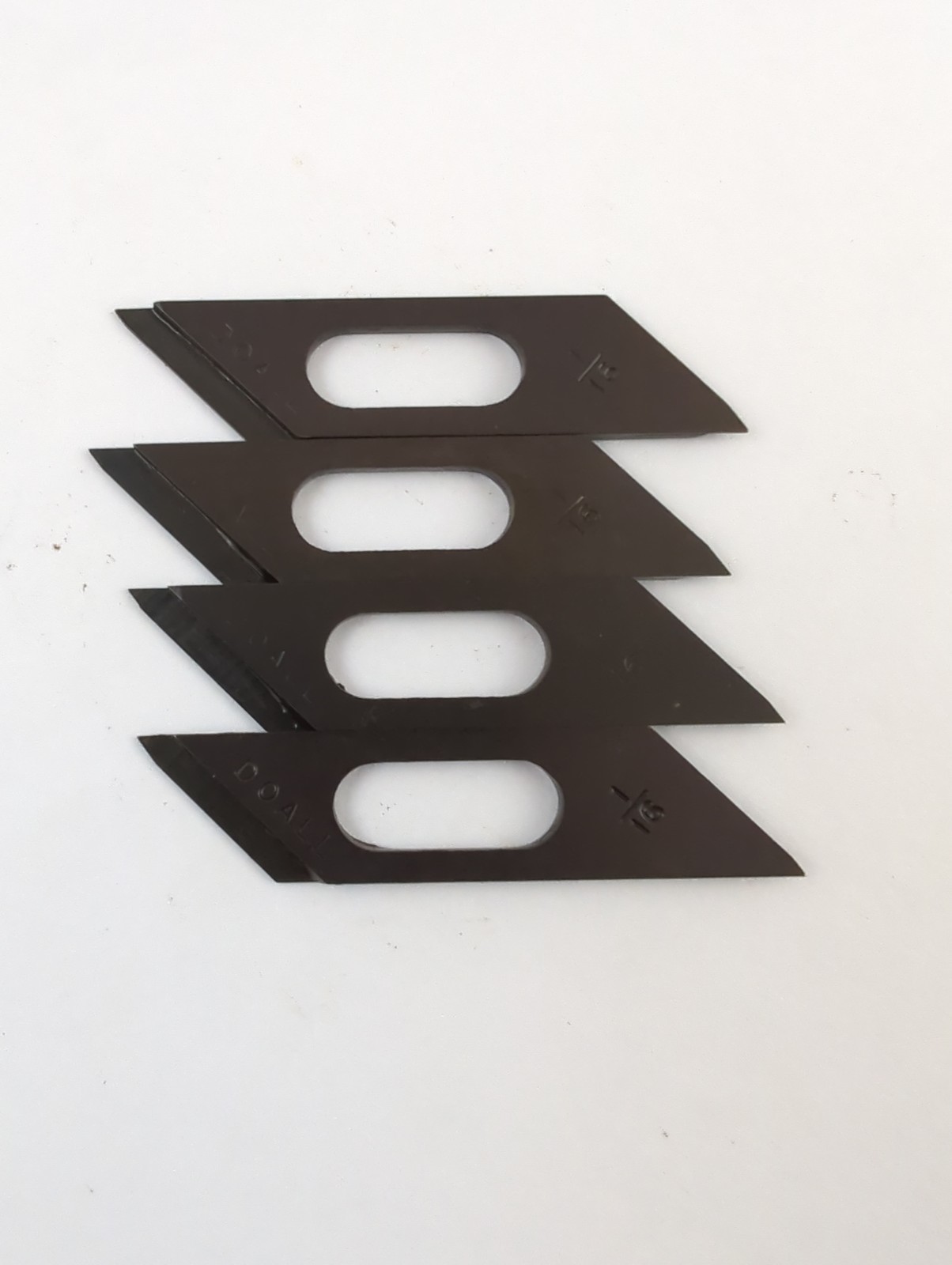 Set Of 4 DoAll 1/16" Saw Guide Inserts Bandsaw Blade Guide Parts Lot