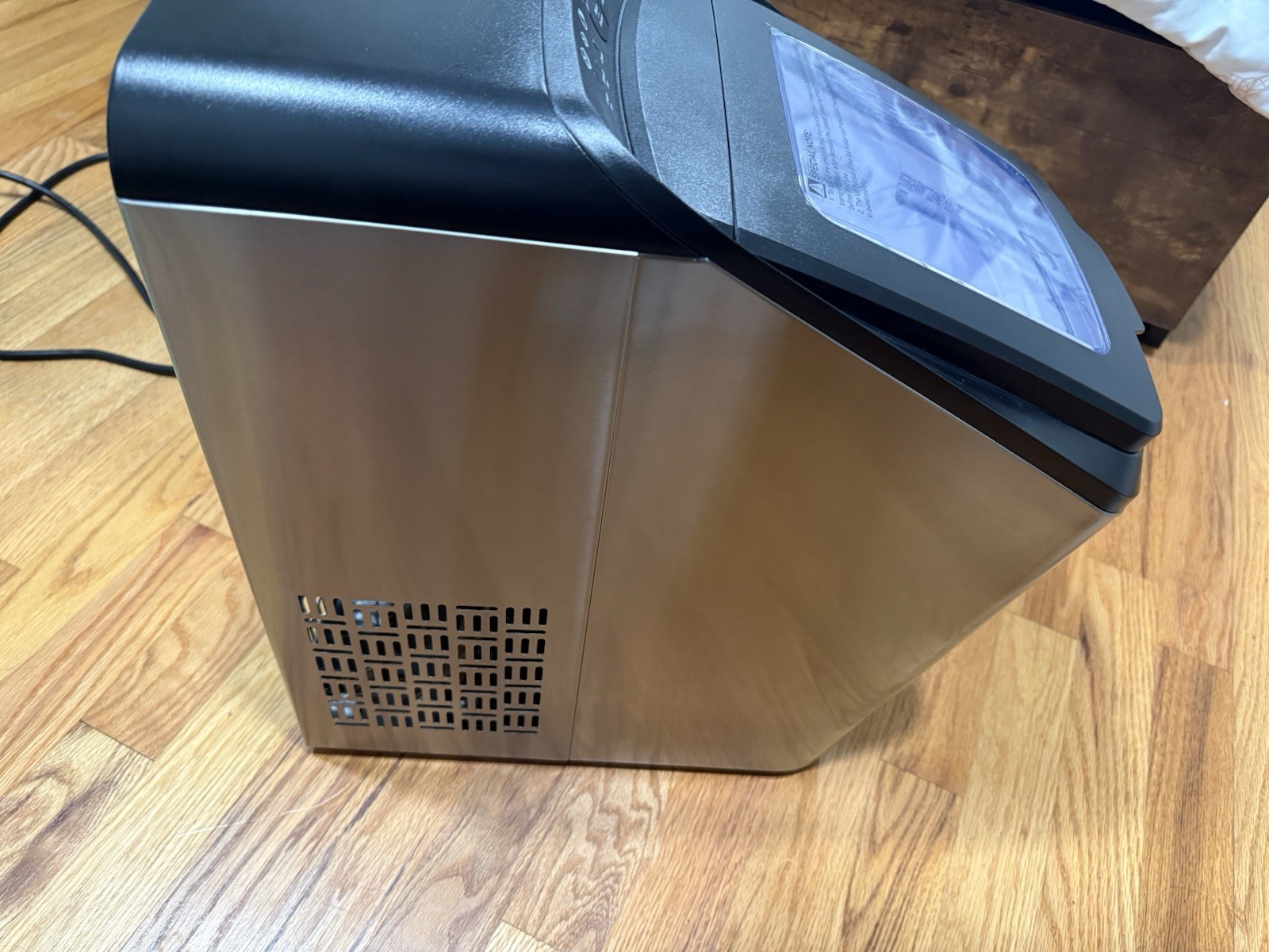 Ice maker