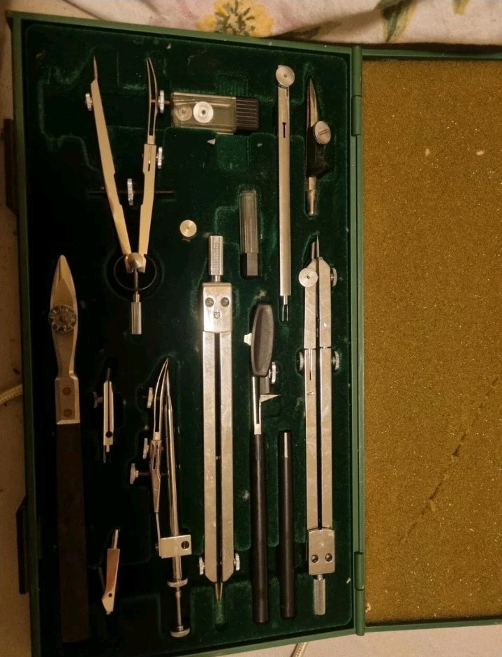 Steel Engineering/Surveying Drawing Compass & Divider Drafting Set in Green Case