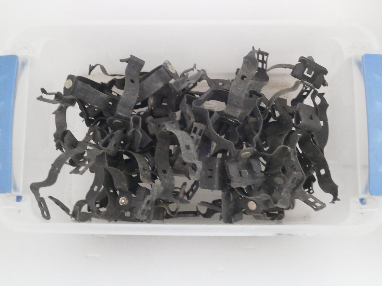 B-LINE CONDUIT CLIP ** LOT OF 40**    # BG-20  1 1/4