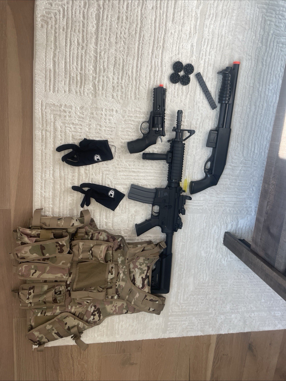 Airsoft Set Lancer Tactical M4 with 2 Other Guns & Loads and Accessories Mint.
