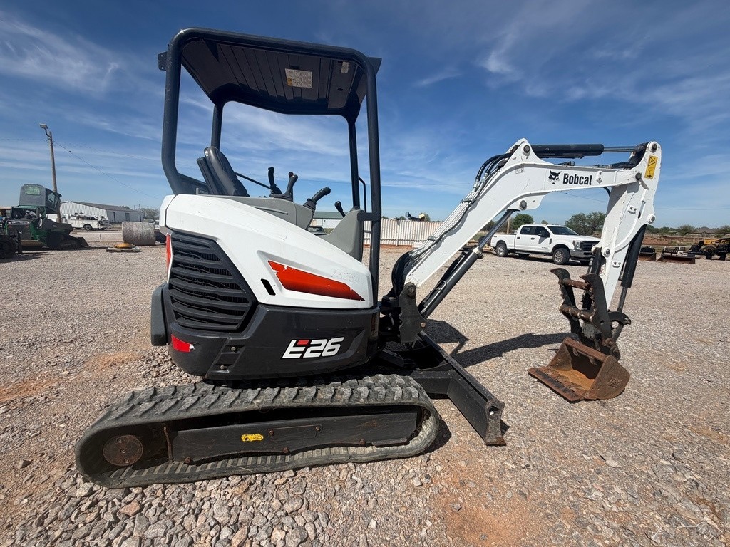 2022 Bobcat E26 Mini Excavator Track Hoe 24 Hp 5700Lbs Hyd Thumb