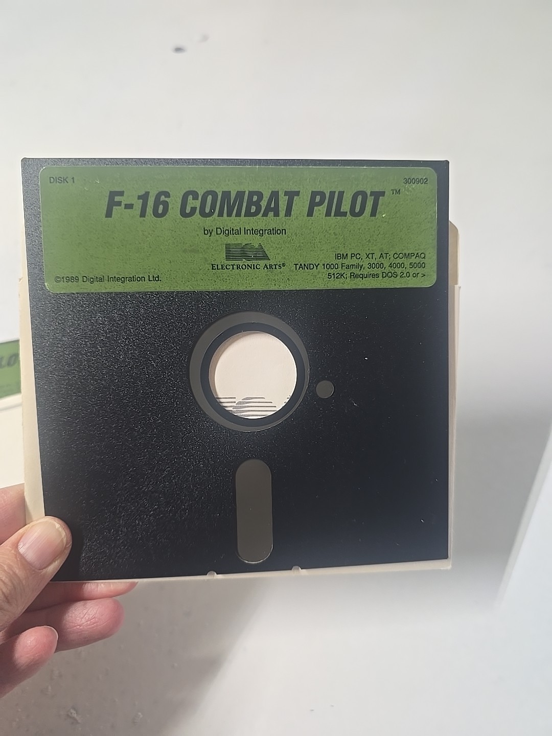 F/16 Combat Pilot PC game Electronic Arts Genuine Vintage PC Software Disks Only