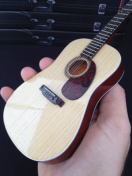 Natural Finish Acoustic Model Miniature Guitar Replica Collectible NEW 000124294