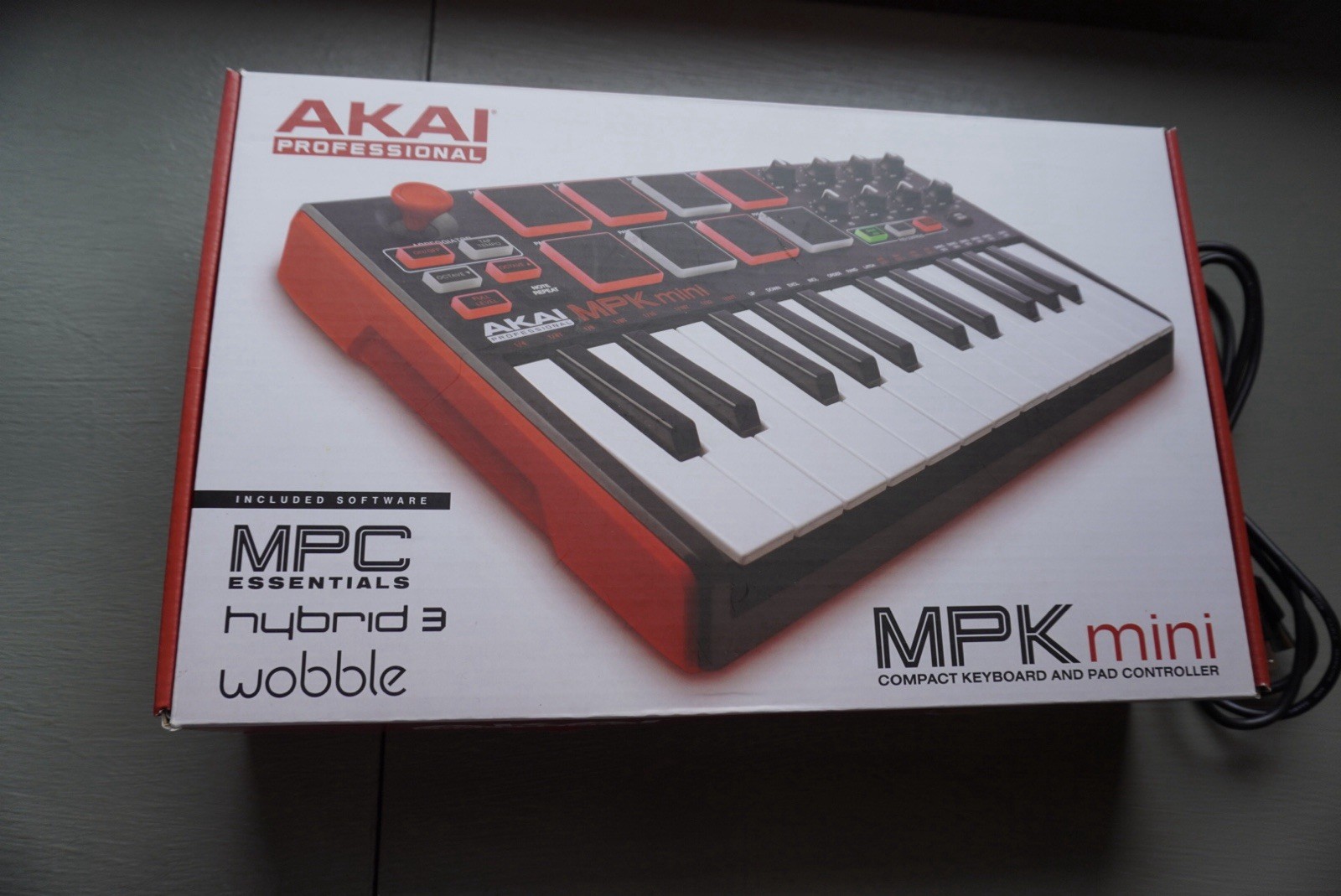 AKAI Professional MPK Mini Compact Keyboard Synthesizer & Pad Controller NIB