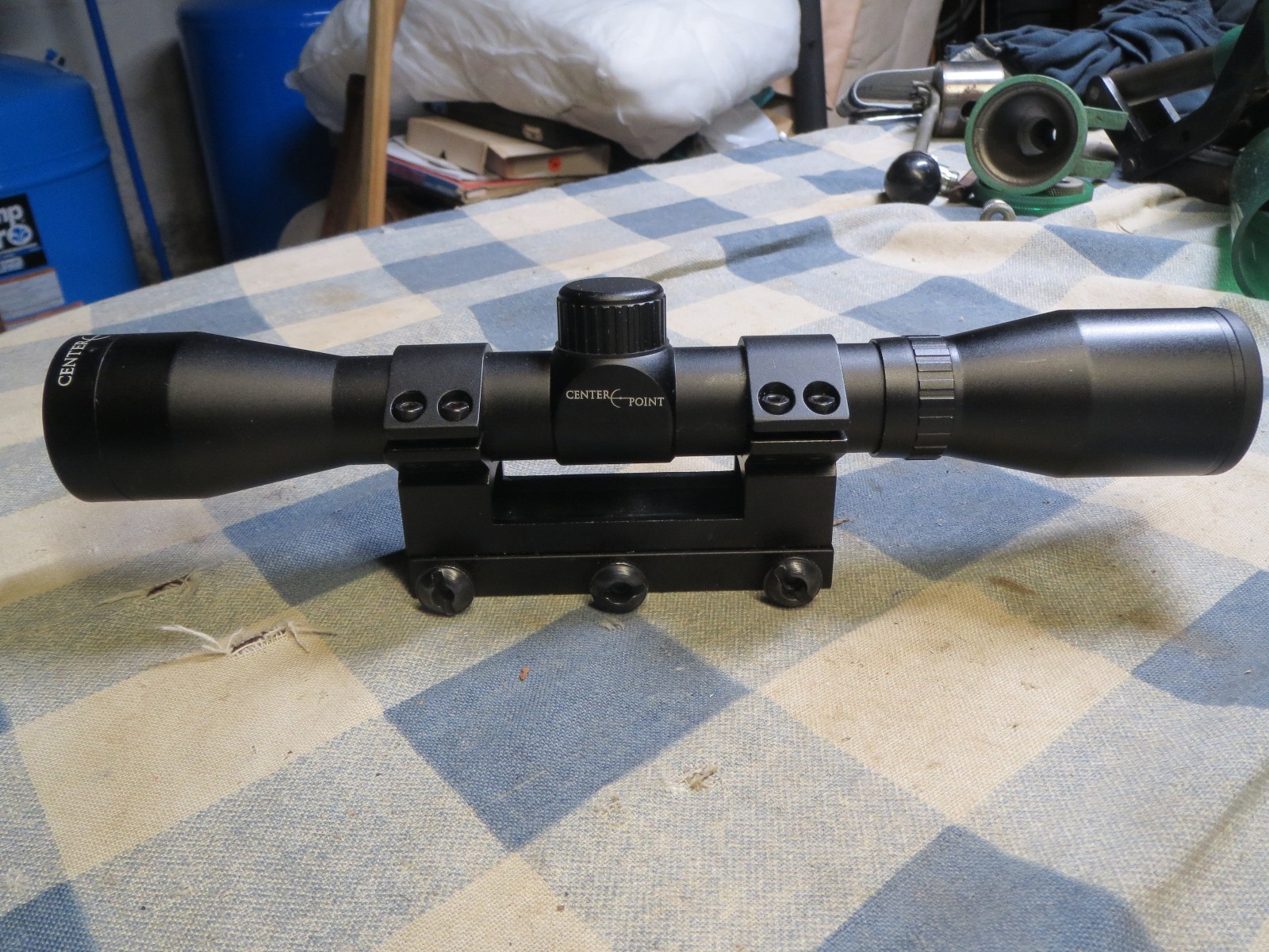 Center Point Rifle Scope RV 4 32 999 4X Scope with Mount