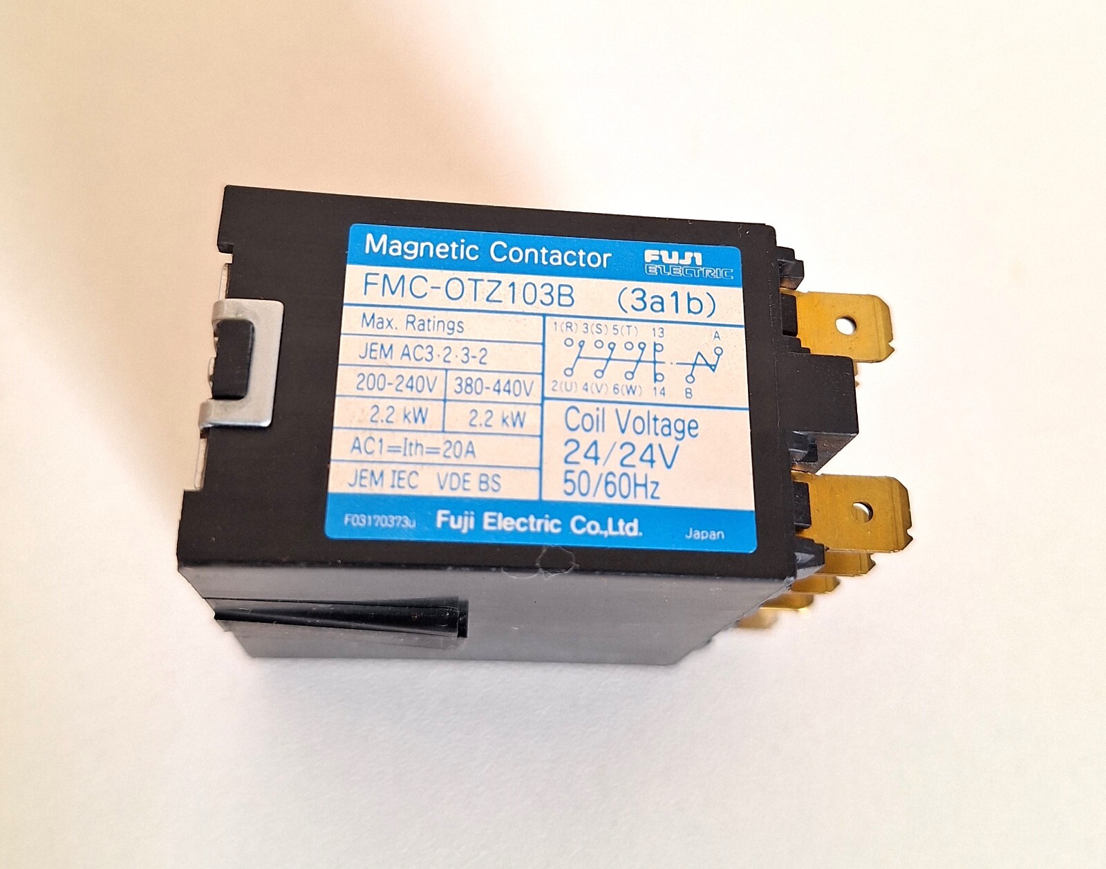 Fuji Electric FMC-OTZ103B Magnetic Contactor (Lot of 2 pcs)