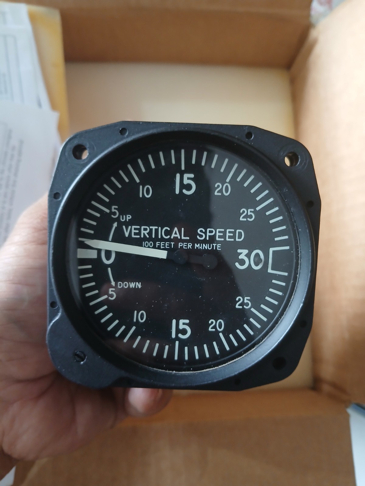 Aircraft Vertical Speed Indicator VSI EA-1409A 0-3000 FPM Overhauled