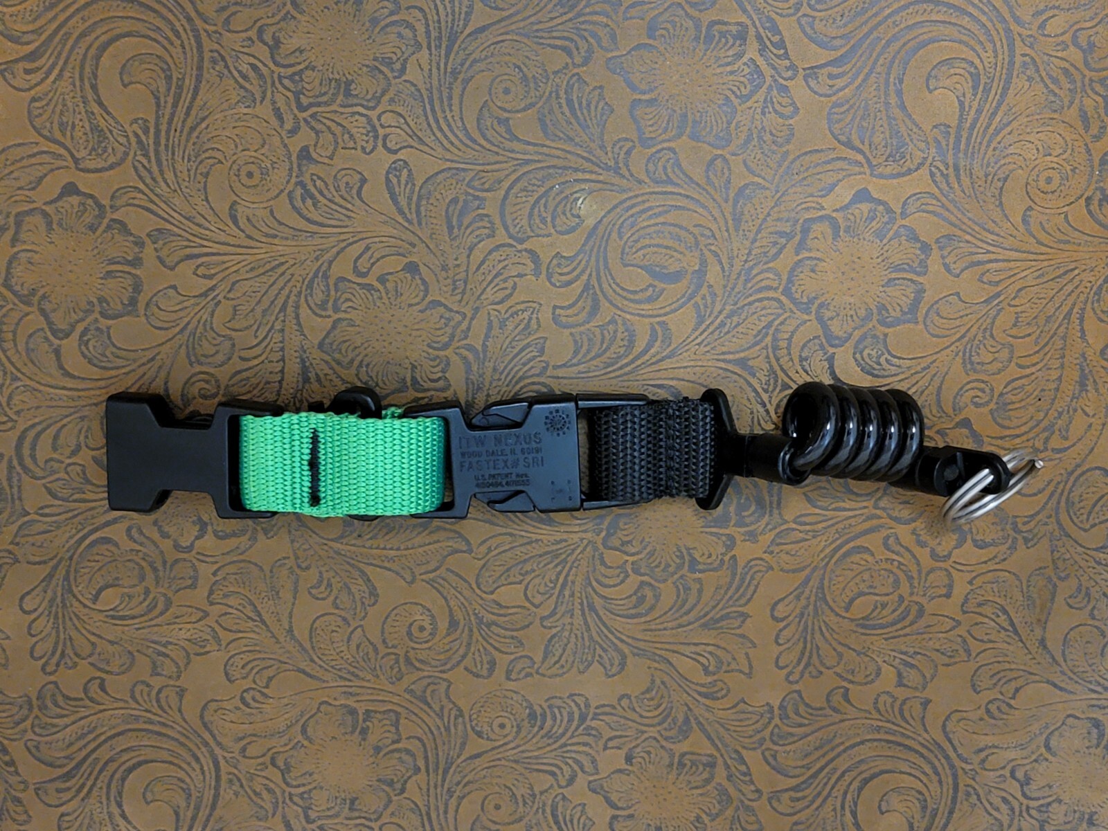 Cetacea - Coiled Green Quick Release Stretch Elastic Lanyard - Scuba Diving അ