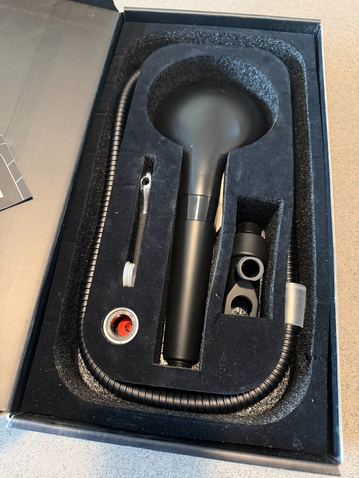 Eskiin Filtered BLACK Handheld Showerhead NEW in Package