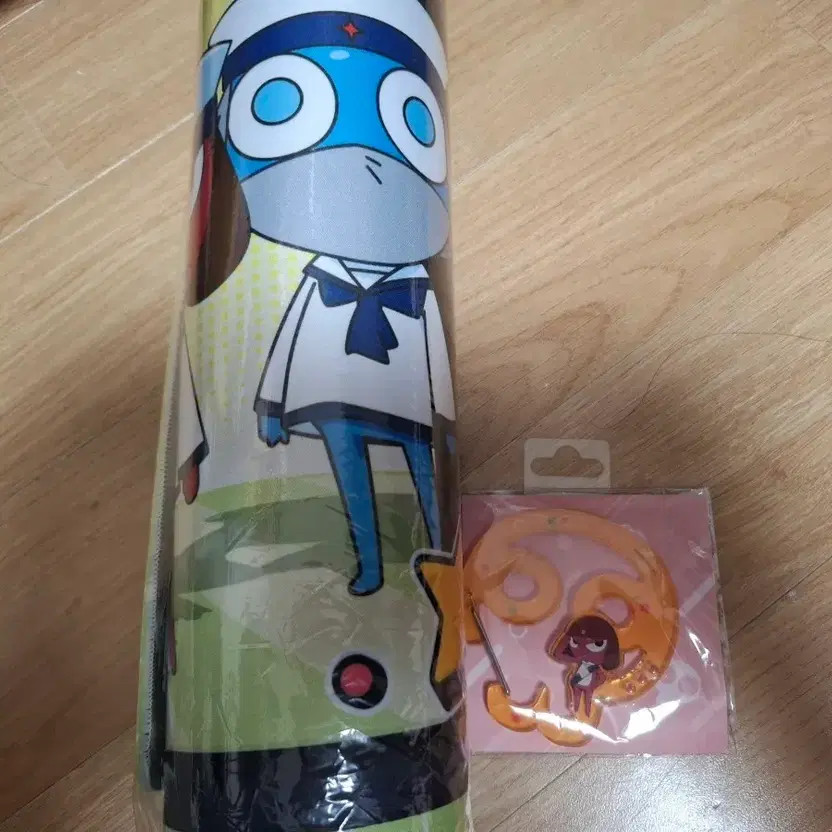 Kero Kero Sergeant Hand Warmer + Giroro Acrylic Carabiner Set Official