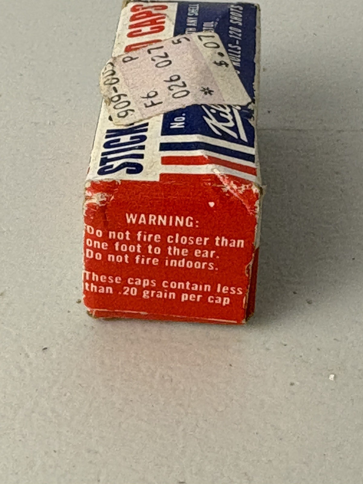 Kilgore 533 Stick On Round Cap 533 Box New Old Stock