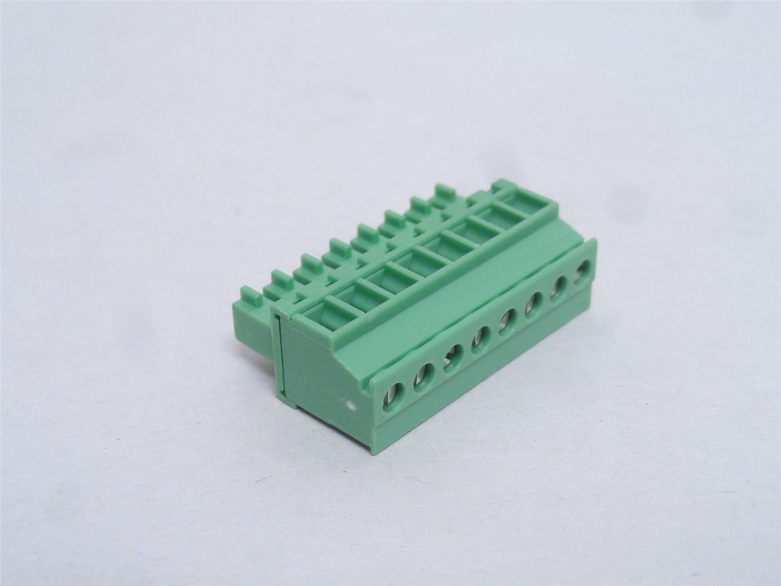 246394 New-No Box; Phoenix 70054771 PCB Plug Screw 827185; 8-Pos; 16AWG; 160V